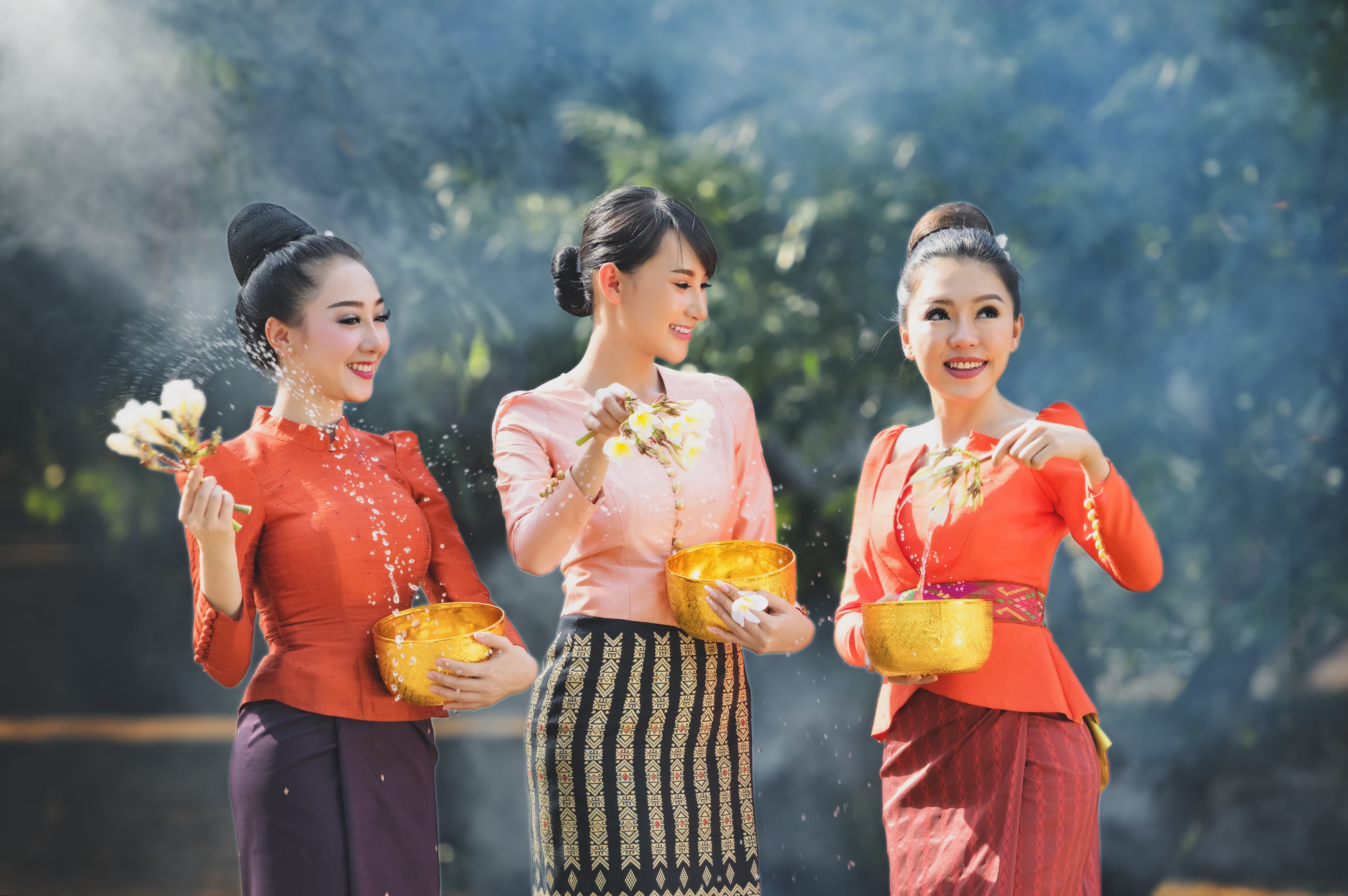 タイ人女性 民族衣装 タイnavi