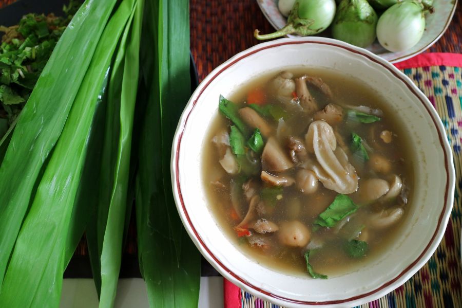 タイ料理:ゲーンヘット(แกงเห็ด) - タイNavi