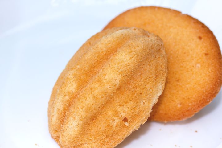 カノムカイ