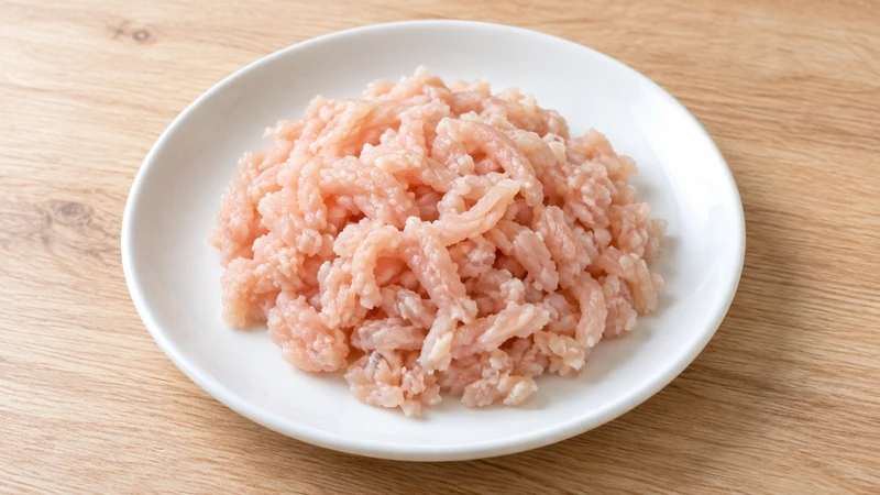 豚ひき肉の代用に使える鶏ひき肉のイメージ